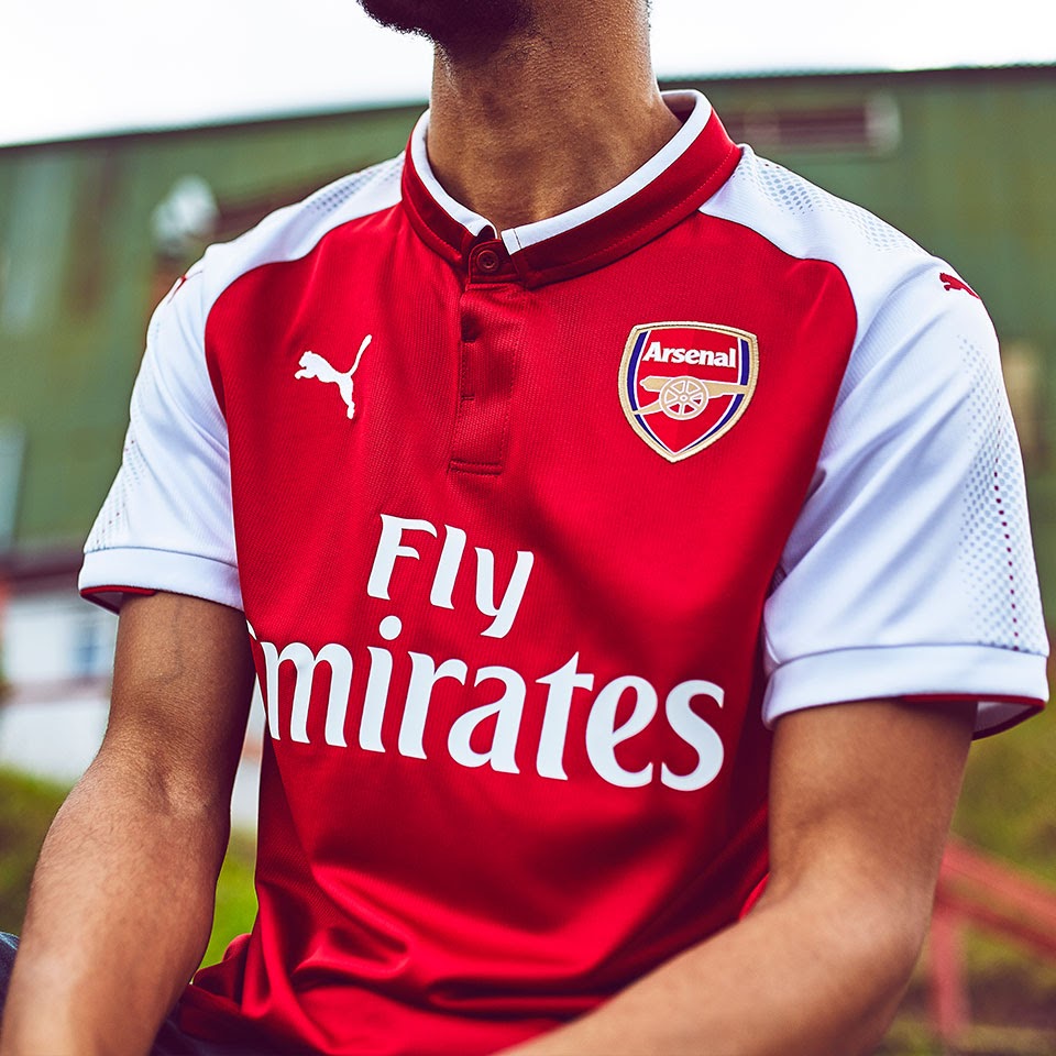 Tuyển tập áo đấu của CLB Arsenal trong các mùa giải gần đây 6