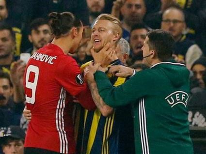 Cách giữ bình tĩnh khi đá bóng - Bẫy tâm lý và cách kiểm soát