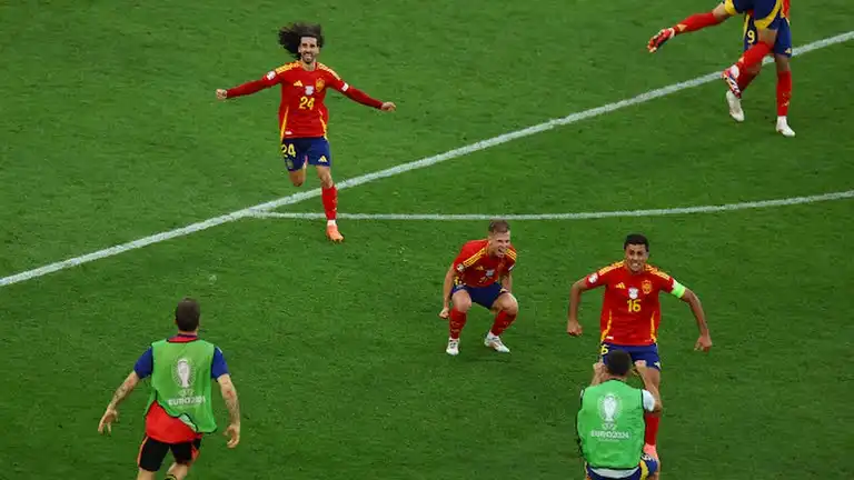 Hóa giải lời nguyền, kết quả chung kết sớm ngã ngũ