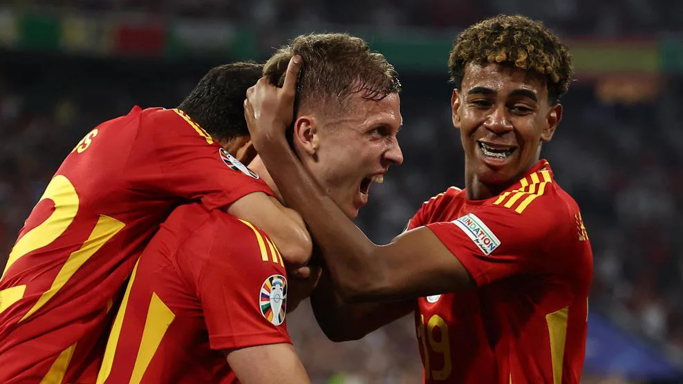 La Roja xuyên thủng hàng phòng ngự vững chắc của đội tuyển Pháp
