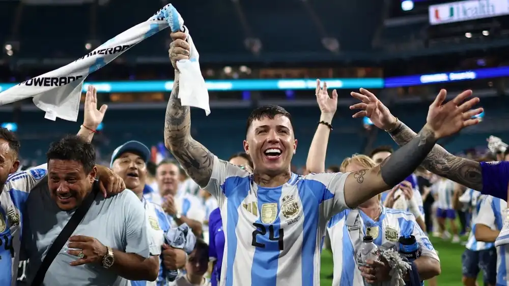 Enzo Fernández xin lỗi và hối hận về hành động xấu xí của mình