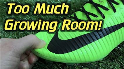 Giày Đá Bóng Bị Thừa Mũi (Dư Mũi) Phải Làm Sao?