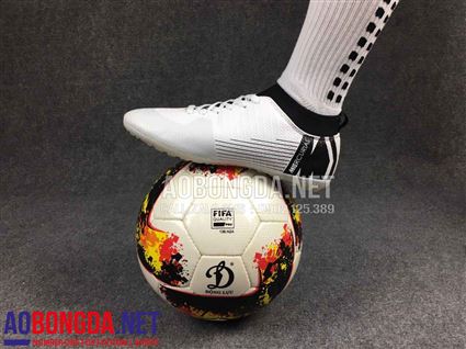 Giầy Bóng Đá M18 trắng cao cổ