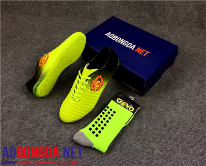 Giầy Bóng Đá MU xanh chuối đen