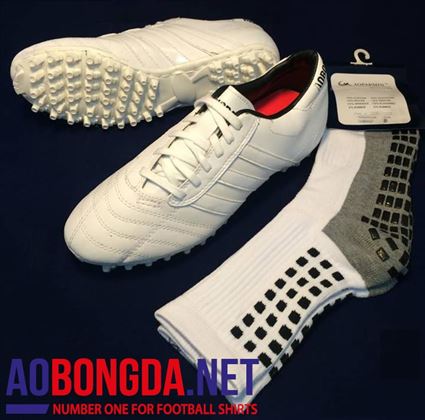 Giầy bóng đá trắng 3 sọc trắng