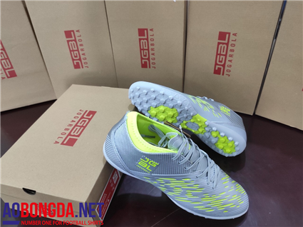 Giày bóng đá Jogarbola xám bạc 190424B