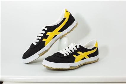 Giày Bata Wika Ultra 2.2 Đen Vàng 3