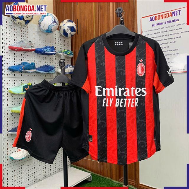 Áo Bóng Đá Câu Lạc Bộ AC Milan Đỏ Sọc Đen 2025-2026