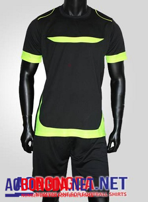 Áo tập việt nam không logo đen