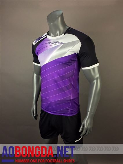 Eureka Tím Ngực Trắng Tay Đen 2017