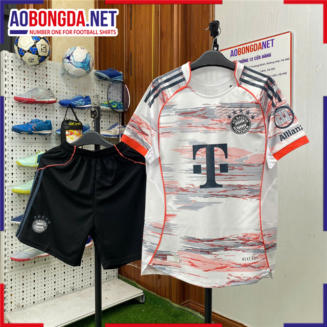 Áo Bóng Đá Câu Lạc Bộ Bayern Trắng 2025-2026