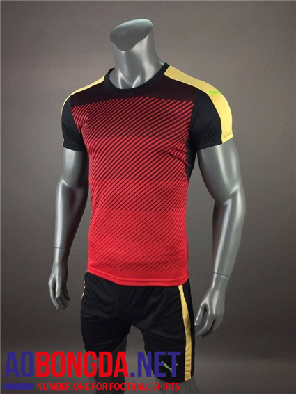 Mẫu áo bóng đá không logo đỏ sọc đen chéo