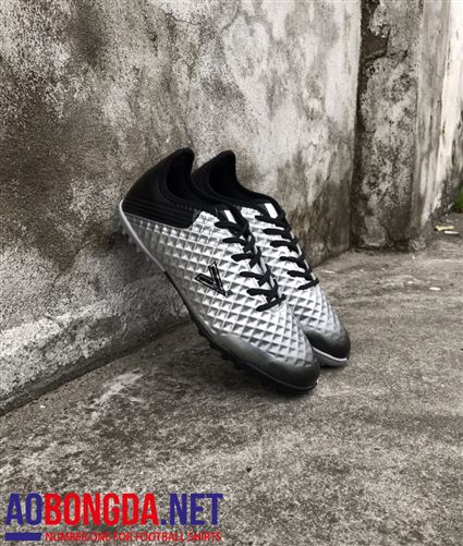 Giầy Bóng Đá Mitre 18204B bạc