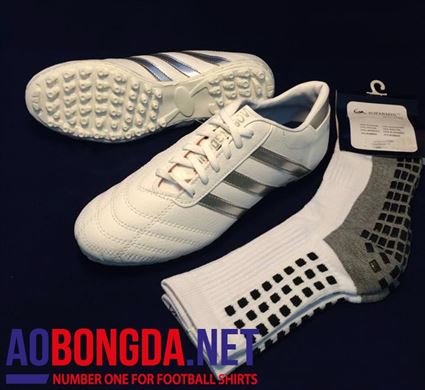 Giầy bóng đá phủi 3 sọc CT3 trắng sọc bạc