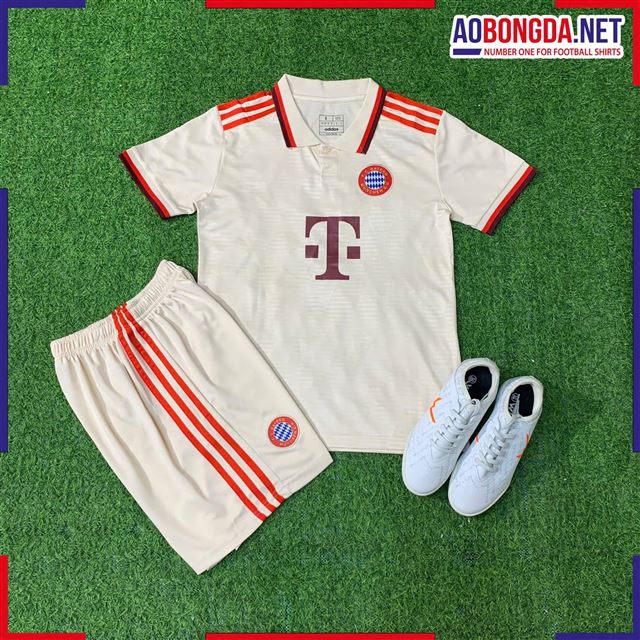 Áo Bóng Đá Câu Lạc Bộ Bayern Kem 2024-2025